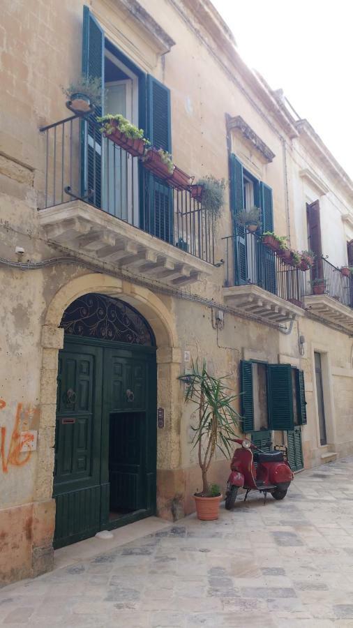 Casa D'Artista Suite & Garden Lecce Exteriör bild